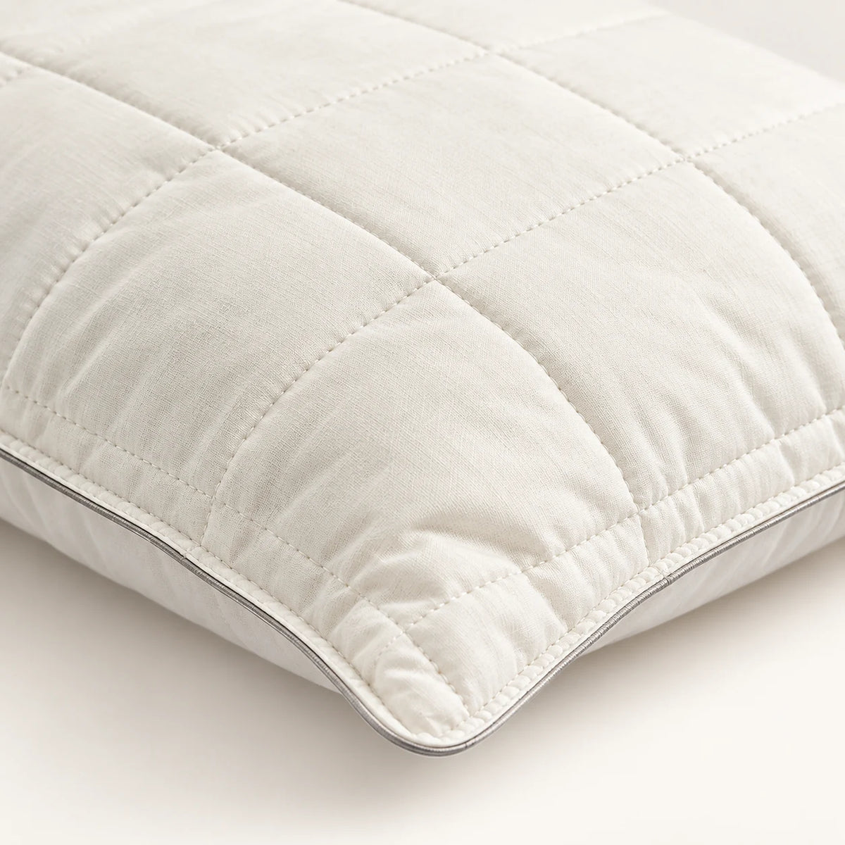 Mr. Pillow Pamuk yastığın malzeme ve dikiş detayı